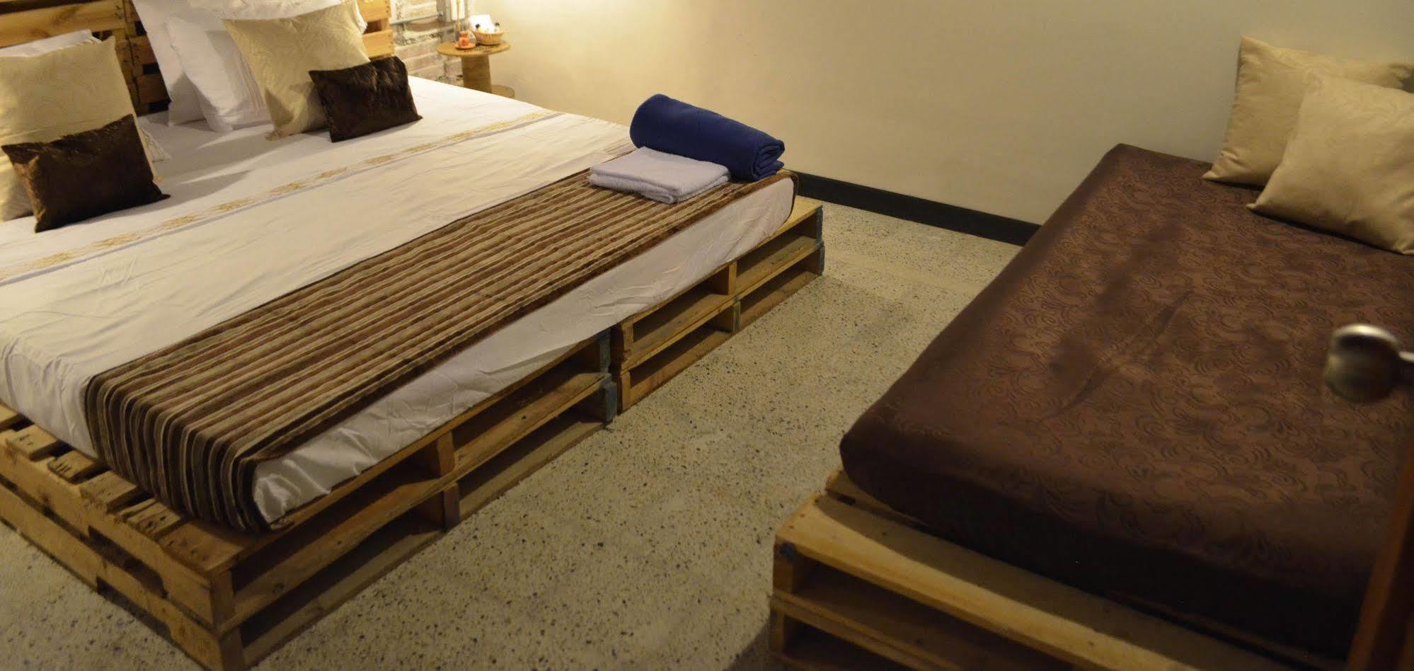 Hotel Boutique Stay Provenza Medellin Bagian luar foto